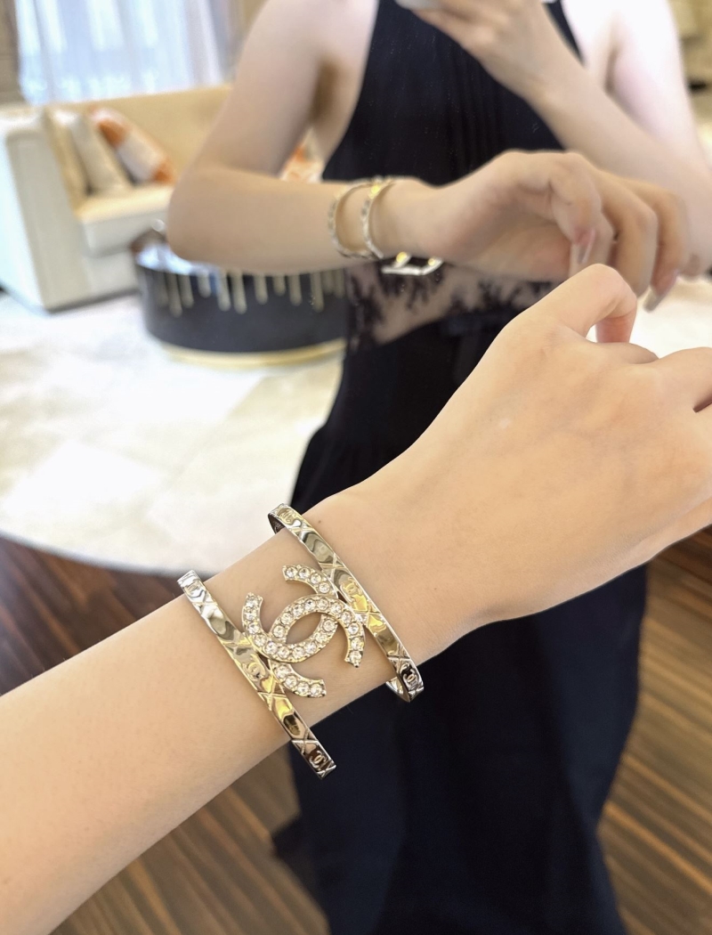 Ch**el bracelets